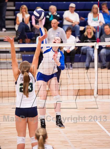 Thumbnail 3 in ThunderRidge vs. Legend (Titan Classic) photogallery.