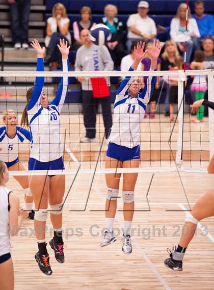 Thumbnail 2 in ThunderRidge vs. Legend (Titan Classic) photogallery.