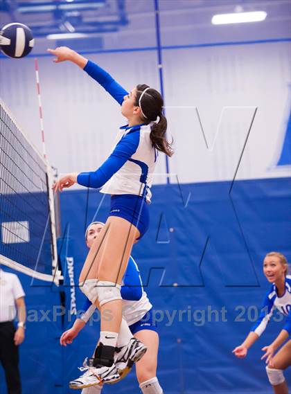 Thumbnail 2 in ThunderRidge vs. Legend (Titan Classic) photogallery.