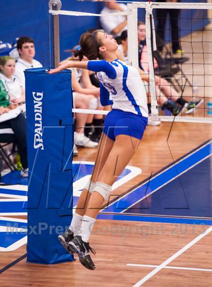 Thumbnail 3 in ThunderRidge vs. Legend (Titan Classic) photogallery.