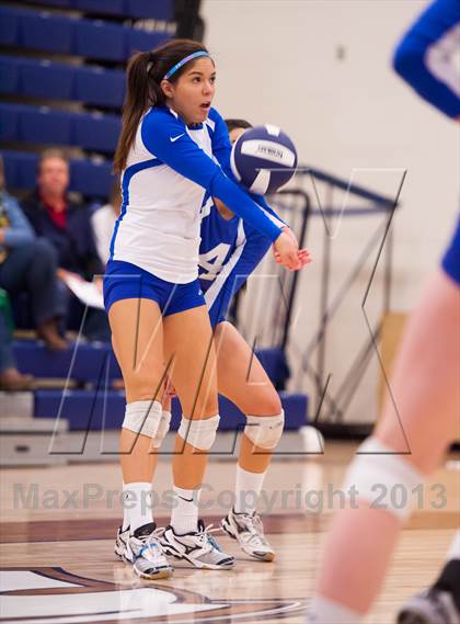 Thumbnail 2 in ThunderRidge vs. Legend (Titan Classic) photogallery.