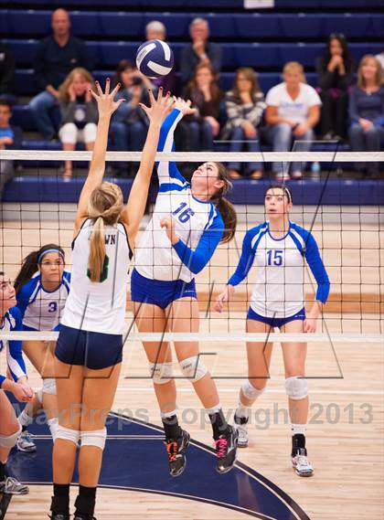 Thumbnail 1 in ThunderRidge vs. Legend (Titan Classic) photogallery.