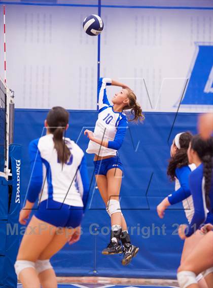 Thumbnail 2 in ThunderRidge vs. Legend (Titan Classic) photogallery.