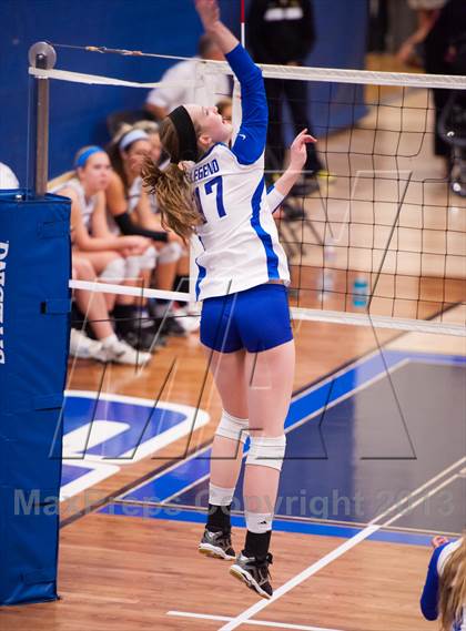 Thumbnail 2 in ThunderRidge vs. Legend (Titan Classic) photogallery.