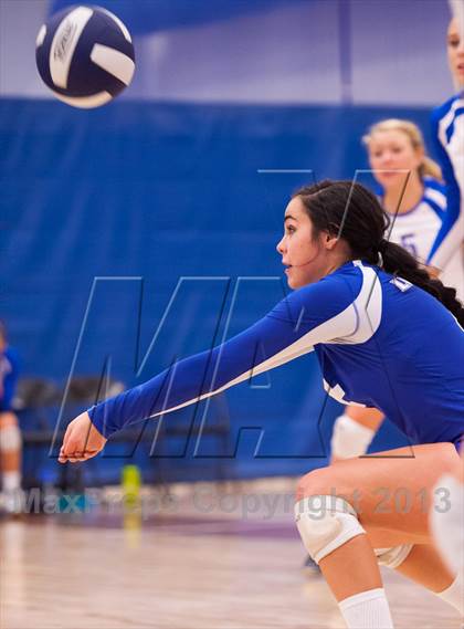 Thumbnail 1 in ThunderRidge vs. Legend (Titan Classic) photogallery.