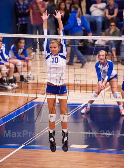 Thumbnail 3 in ThunderRidge vs. Legend (Titan Classic) photogallery.