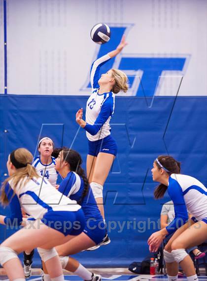 Thumbnail 3 in ThunderRidge vs. Legend (Titan Classic) photogallery.