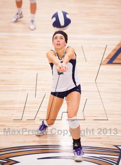 Thumbnail 2 in ThunderRidge vs. Legend (Titan Classic) photogallery.