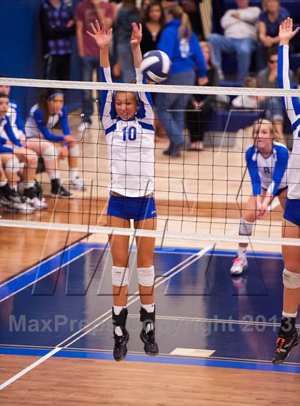 Thumbnail 1 in ThunderRidge vs. Legend (Titan Classic) photogallery.