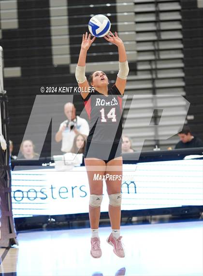 Thumbnail 3 in Romeo vs. Fraser (MHSAA Regional Semifinal) photogallery.