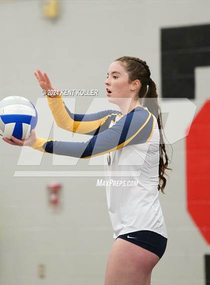 Thumbnail 1 in Romeo vs. Fraser (MHSAA Regional Semifinal) photogallery.