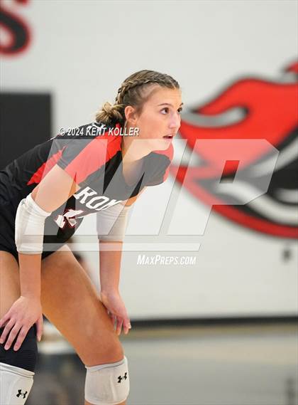Thumbnail 2 in Romeo vs. Fraser (MHSAA Regional Semifinal) photogallery.