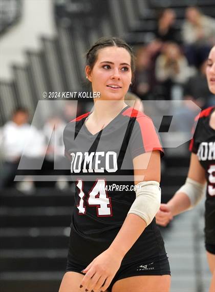Thumbnail 3 in Romeo vs. Fraser (MHSAA Regional Semifinal) photogallery.