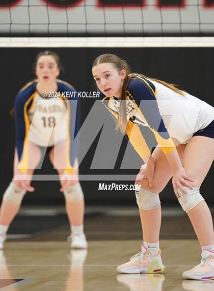 Thumbnail 3 in Romeo vs. Fraser (MHSAA Regional Semifinal) photogallery.