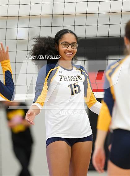 Thumbnail 1 in Romeo vs. Fraser (MHSAA Regional Semifinal) photogallery.