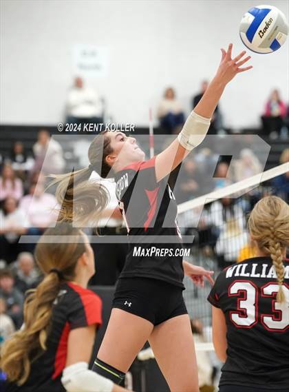 Thumbnail 3 in Romeo vs. Fraser (MHSAA Regional Semifinal) photogallery.