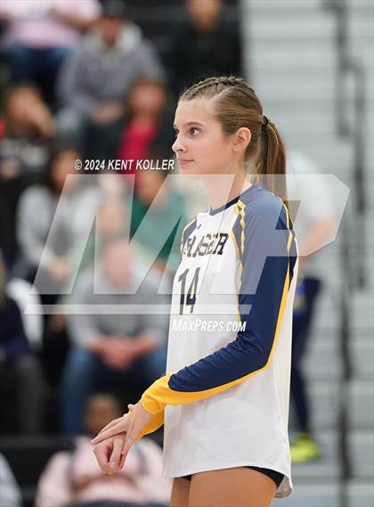 Thumbnail 3 in Romeo vs. Fraser (MHSAA Regional Semifinal) photogallery.