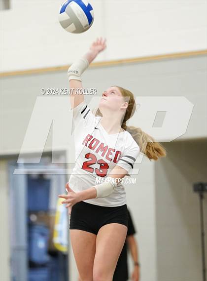 Thumbnail 1 in Romeo vs. Fraser (MHSAA Regional Semifinal) photogallery.