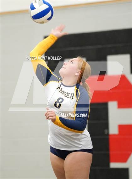 Thumbnail 2 in Romeo vs. Fraser (MHSAA Regional Semifinal) photogallery.