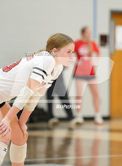 Thumbnail 3 in Romeo vs. Fraser (MHSAA Regional Semifinal) photogallery.