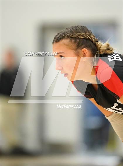 Thumbnail 2 in Romeo vs. Fraser (MHSAA Regional Semifinal) photogallery.