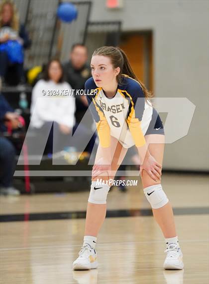 Thumbnail 2 in Romeo vs. Fraser (MHSAA Regional Semifinal) photogallery.