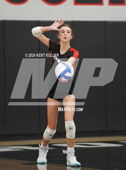 Thumbnail 1 in Romeo vs. Fraser (MHSAA Regional Semifinal) photogallery.