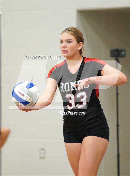 Thumbnail 1 in Romeo vs. Fraser (MHSAA Regional Semifinal) photogallery.