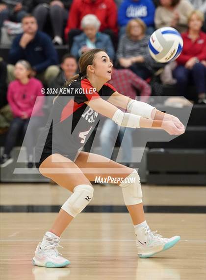 Thumbnail 3 in Romeo vs. Fraser (MHSAA Regional Semifinal) photogallery.