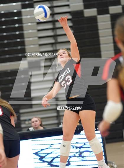 Thumbnail 1 in Romeo vs. Fraser (MHSAA Regional Semifinal) photogallery.