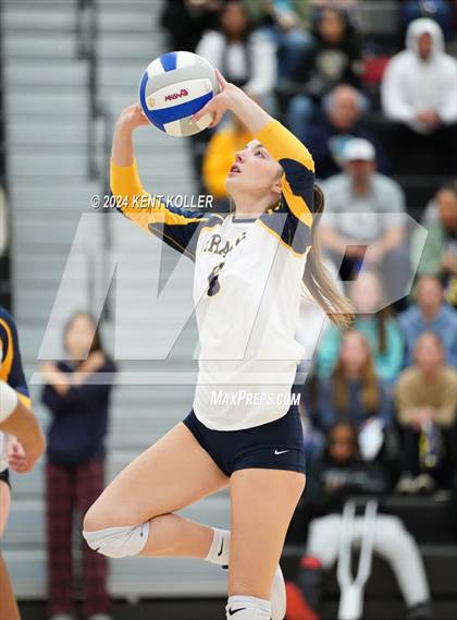 Thumbnail 1 in Romeo vs. Fraser (MHSAA Regional Semifinal) photogallery.