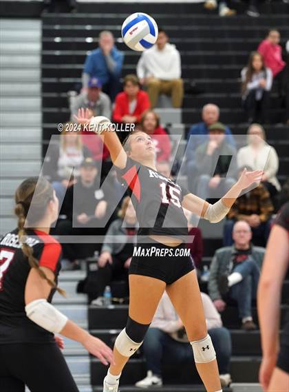 Thumbnail 2 in Romeo vs. Fraser (MHSAA Regional Semifinal) photogallery.