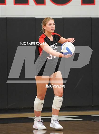 Thumbnail 3 in Romeo vs. Fraser (MHSAA Regional Semifinal) photogallery.