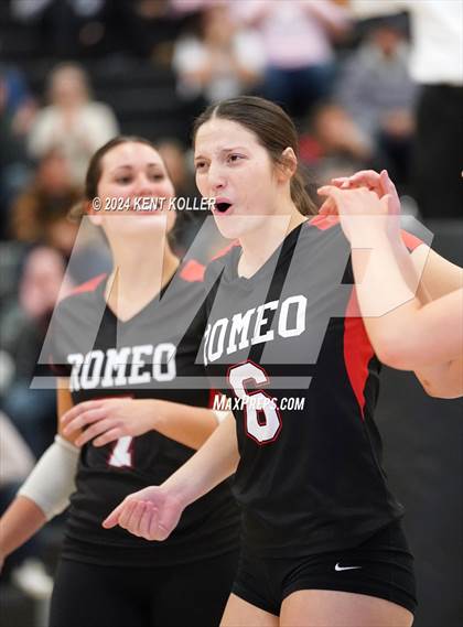 Thumbnail 1 in Romeo vs. Fraser (MHSAA Regional Semifinal) photogallery.