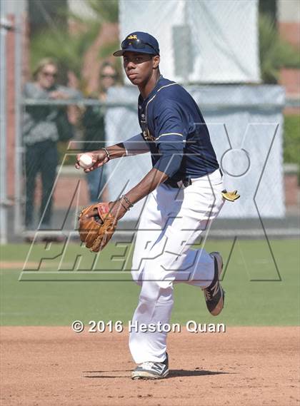 Thumbnail 3 in Notre Dame (SO) vs. Damien (Boras Classic - South) photogallery.