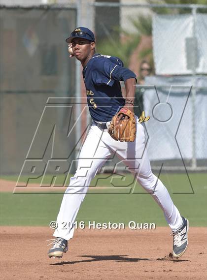 Thumbnail 1 in Notre Dame (SO) vs. Damien (Boras Classic - South) photogallery.