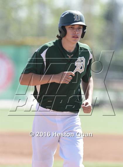 Thumbnail 3 in Notre Dame (SO) vs. Damien (Boras Classic - South) photogallery.