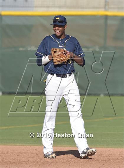 Thumbnail 3 in Notre Dame (SO) vs. Damien (Boras Classic - South) photogallery.