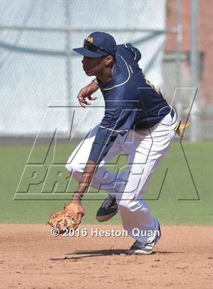 Thumbnail 1 in Notre Dame (SO) vs. Damien (Boras Classic - South) photogallery.