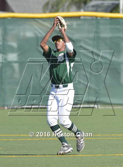Thumbnail 2 in Notre Dame (SO) vs. Damien (Boras Classic - South) photogallery.