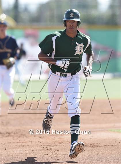 Thumbnail 2 in Notre Dame (SO) vs. Damien (Boras Classic - South) photogallery.