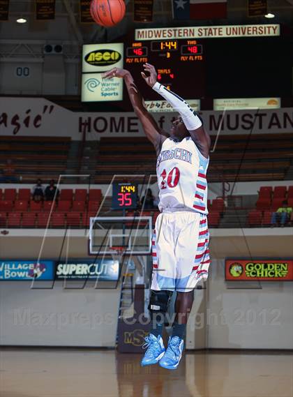 Thumbnail 1 in Hirschi vs. Tascosa (Fantasy of Lights) photogallery.