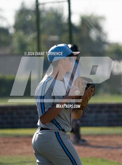 Thumbnail 3 in Villa Park @ Foothill photogallery.