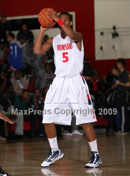 Thumbnail 3 in Leuzinger vs. Centennial (Tip-Off Classic) photogallery.