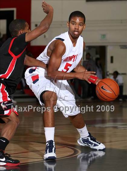 Thumbnail 3 in Leuzinger vs. Centennial (Tip-Off Classic) photogallery.
