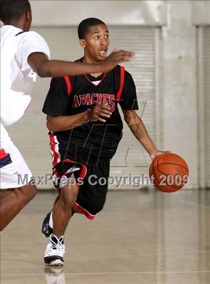 Thumbnail 2 in Leuzinger vs. Centennial (Tip-Off Classic) photogallery.