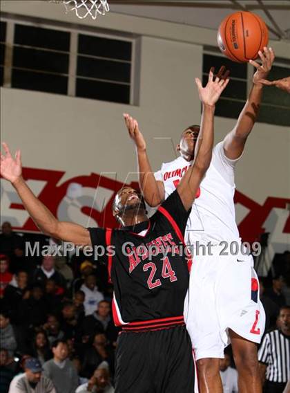 Thumbnail 1 in Leuzinger vs. Centennial (Tip-Off Classic) photogallery.