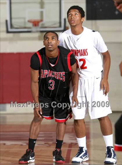 Thumbnail 1 in Leuzinger vs. Centennial (Tip-Off Classic) photogallery.