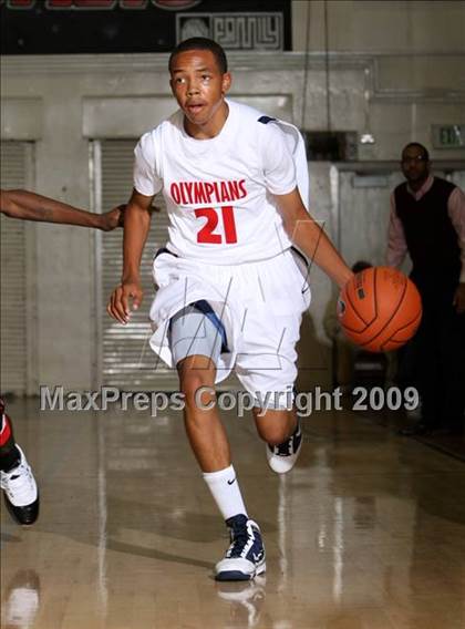Thumbnail 1 in Leuzinger vs. Centennial (Tip-Off Classic) photogallery.