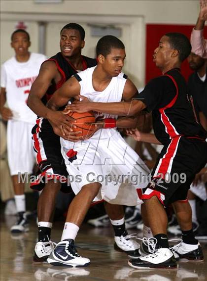 Thumbnail 3 in Leuzinger vs. Centennial (Tip-Off Classic) photogallery.